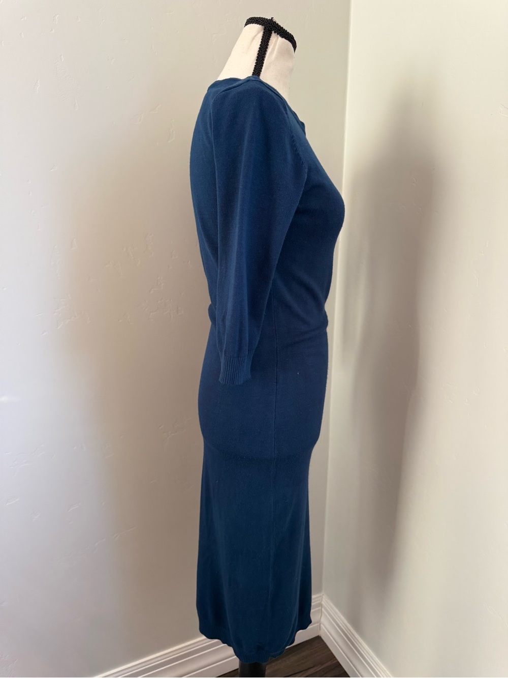 Classic Navy Midi Knit Dress - Sleek Everyday Style - Picture 12 of 12